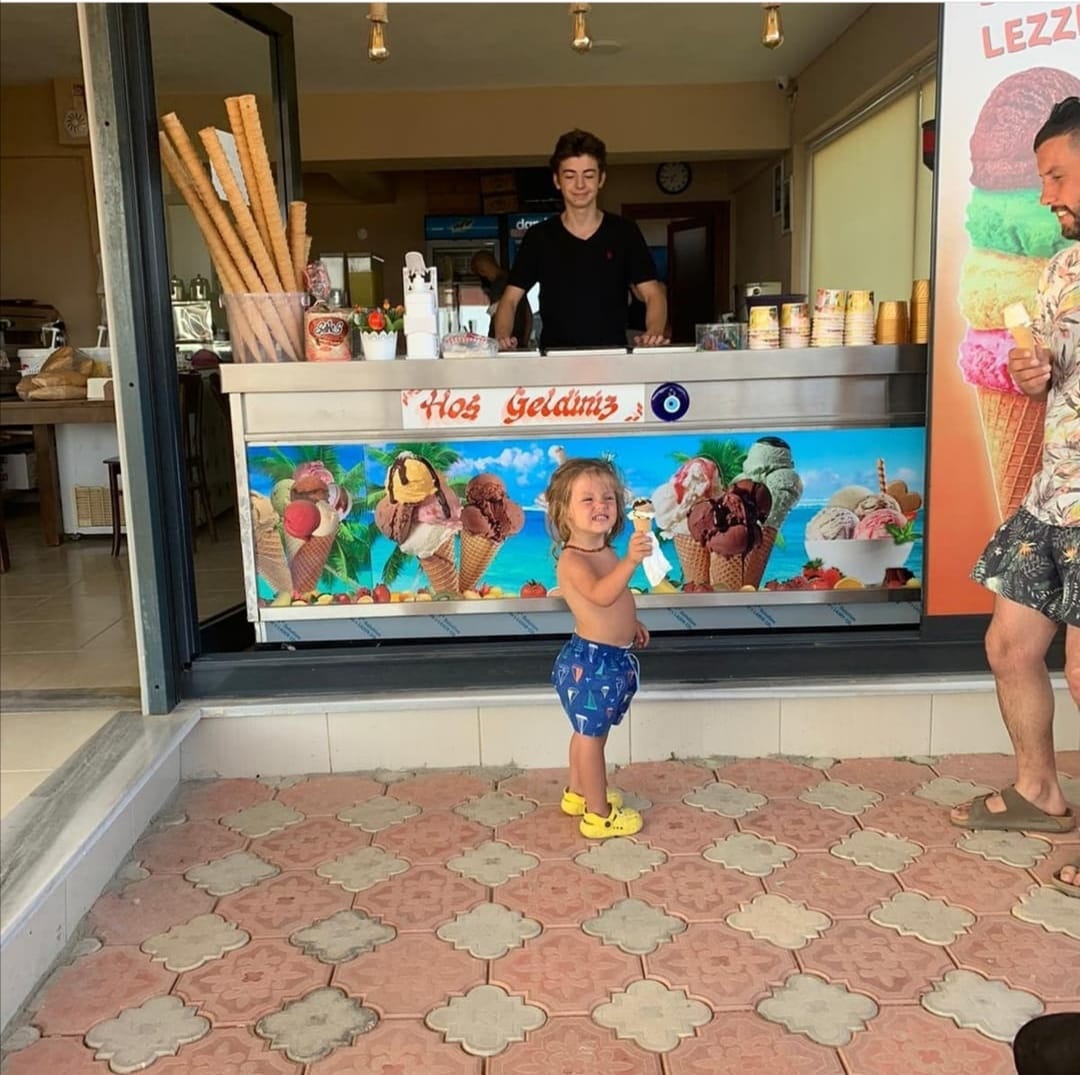 Vardaroğulları Cafe & Dondurma - Liman Yolu - ENEZ